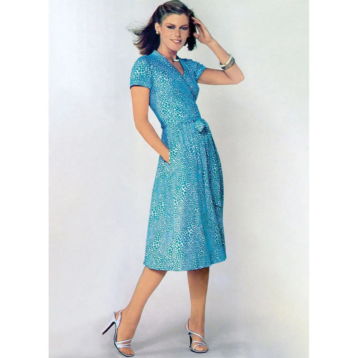 Misses Front Wrap Dresses Vogue Sewing Pattern 2040